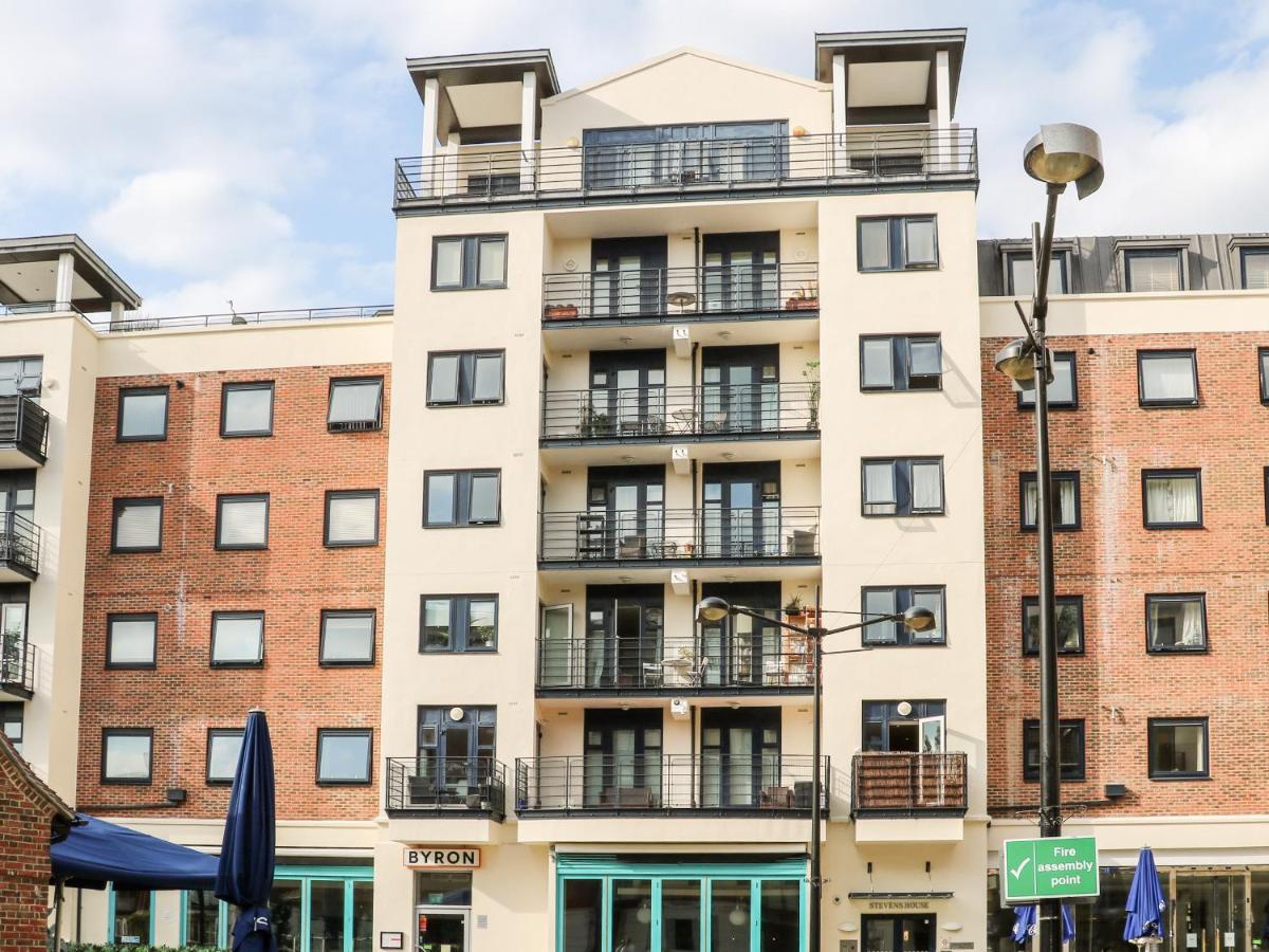 River View - Kingston Kingston upon Thames  Extérieur photo